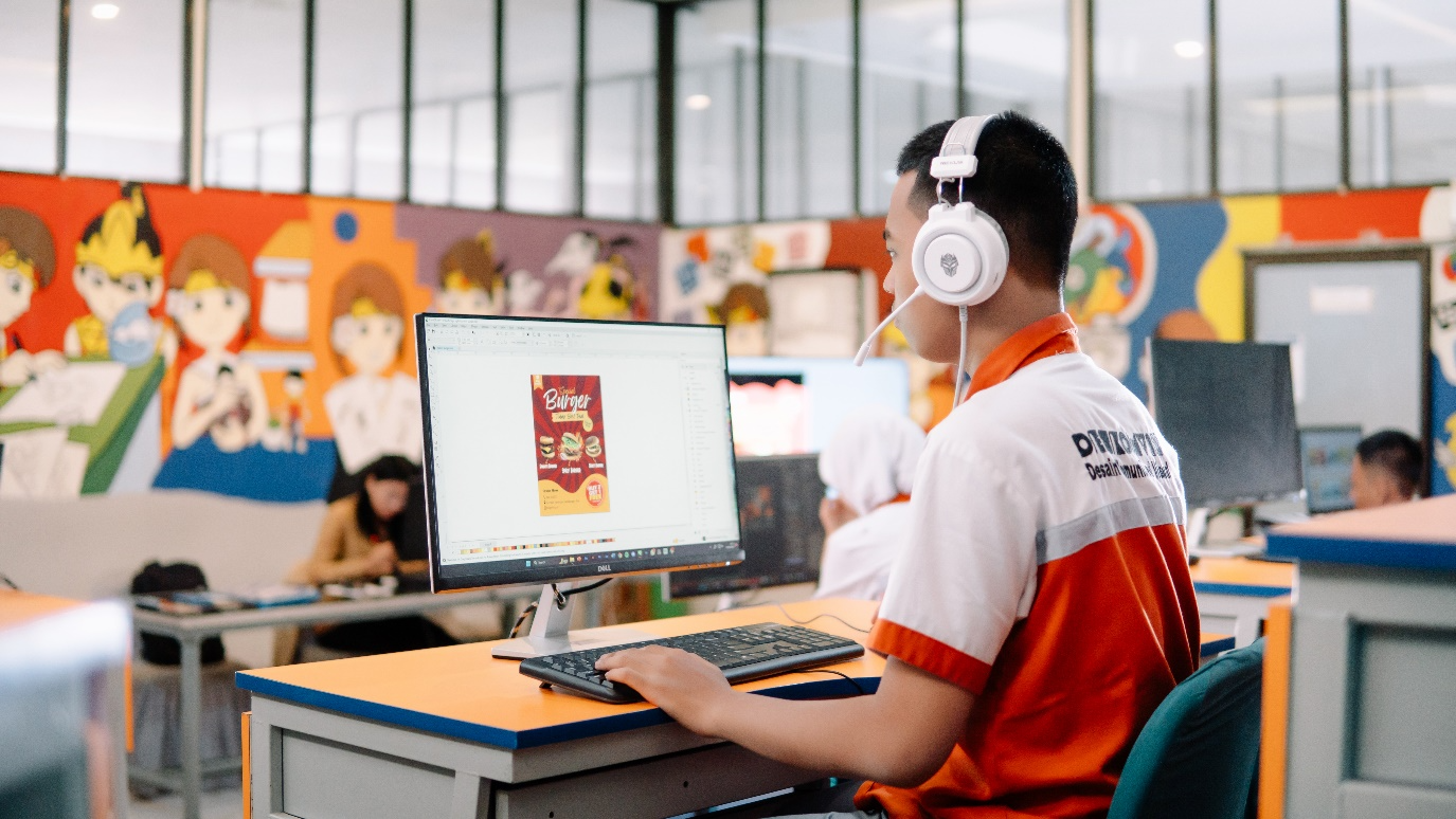 Praktik Desain Komunikasi Visual 2