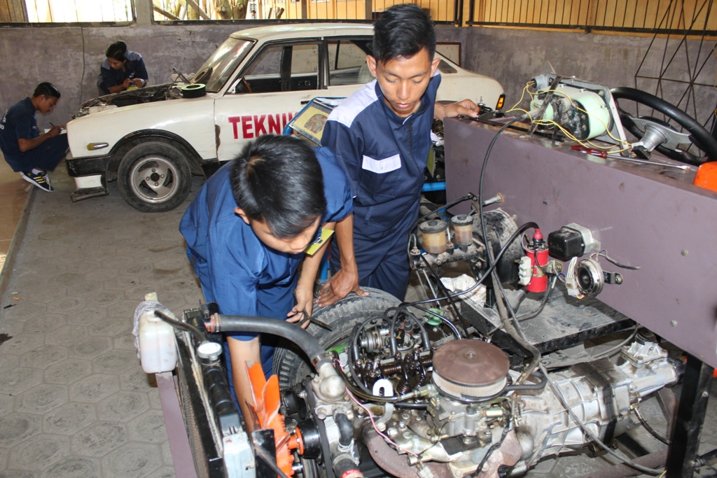 Praktik Teknik Kendaraan Ringan 1